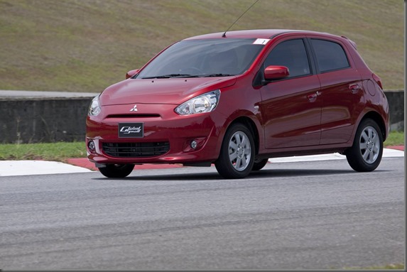 Mitsubishi Mirage 2013 (3)