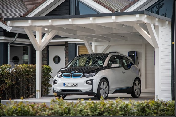 BMW ConnectedDrive at the IFA 2015 consumer electronics show in Berlin GAYCARBOYS (3)