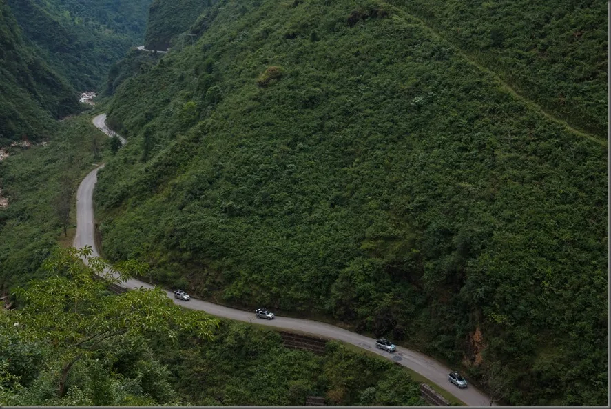 Range Rover Hybrid Prototypes Drive Through Nepal Towards India, The Fourteenth And Final Country In The Silk Trail 2013 Expedition’s Epic Journey
