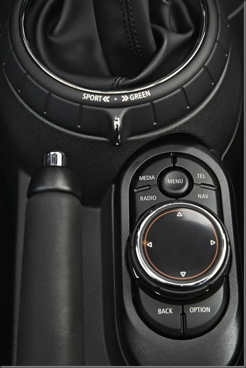 New MINI makes worldwide debut at Oxford Plant