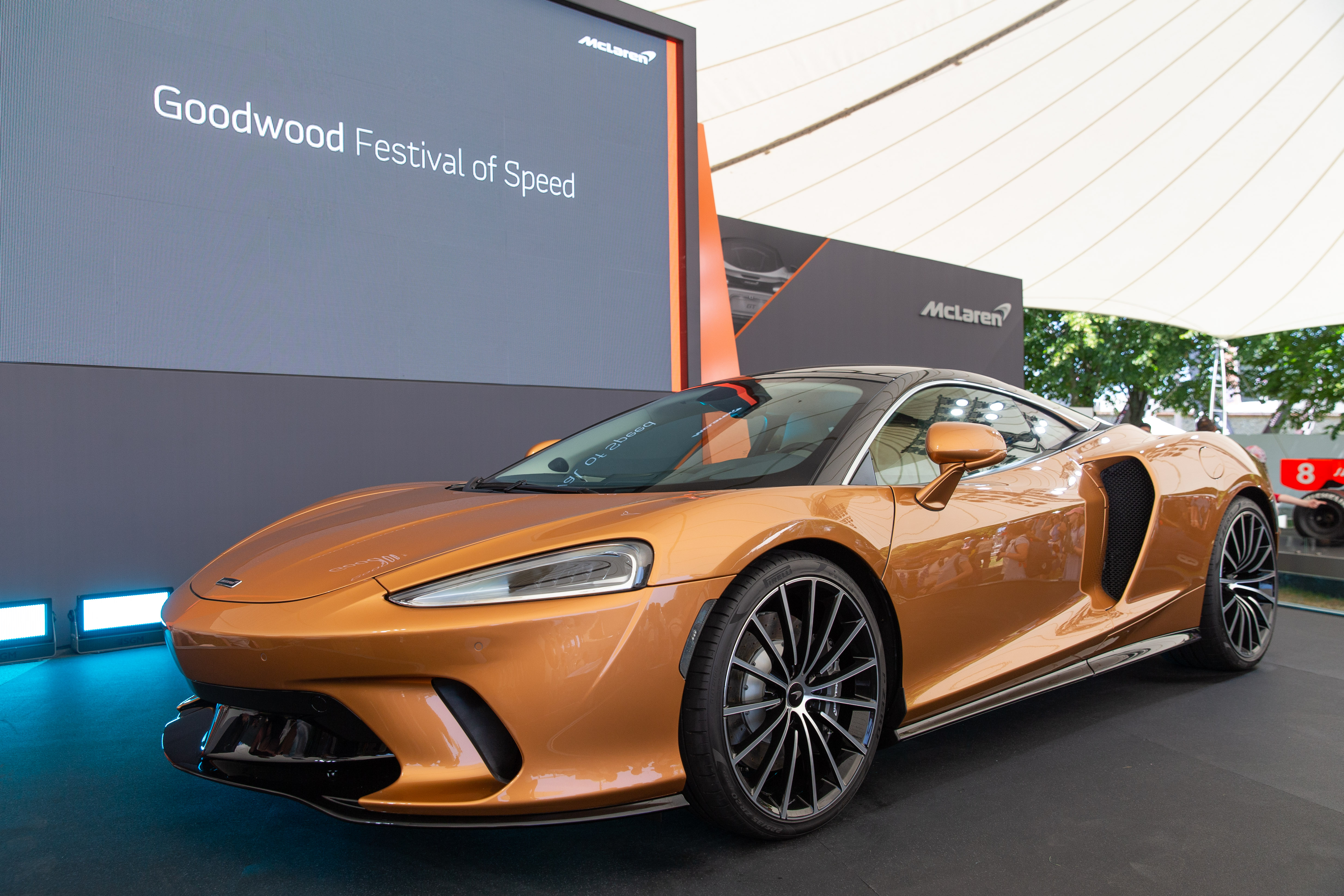 7 McLaren GT toured the Goodwood