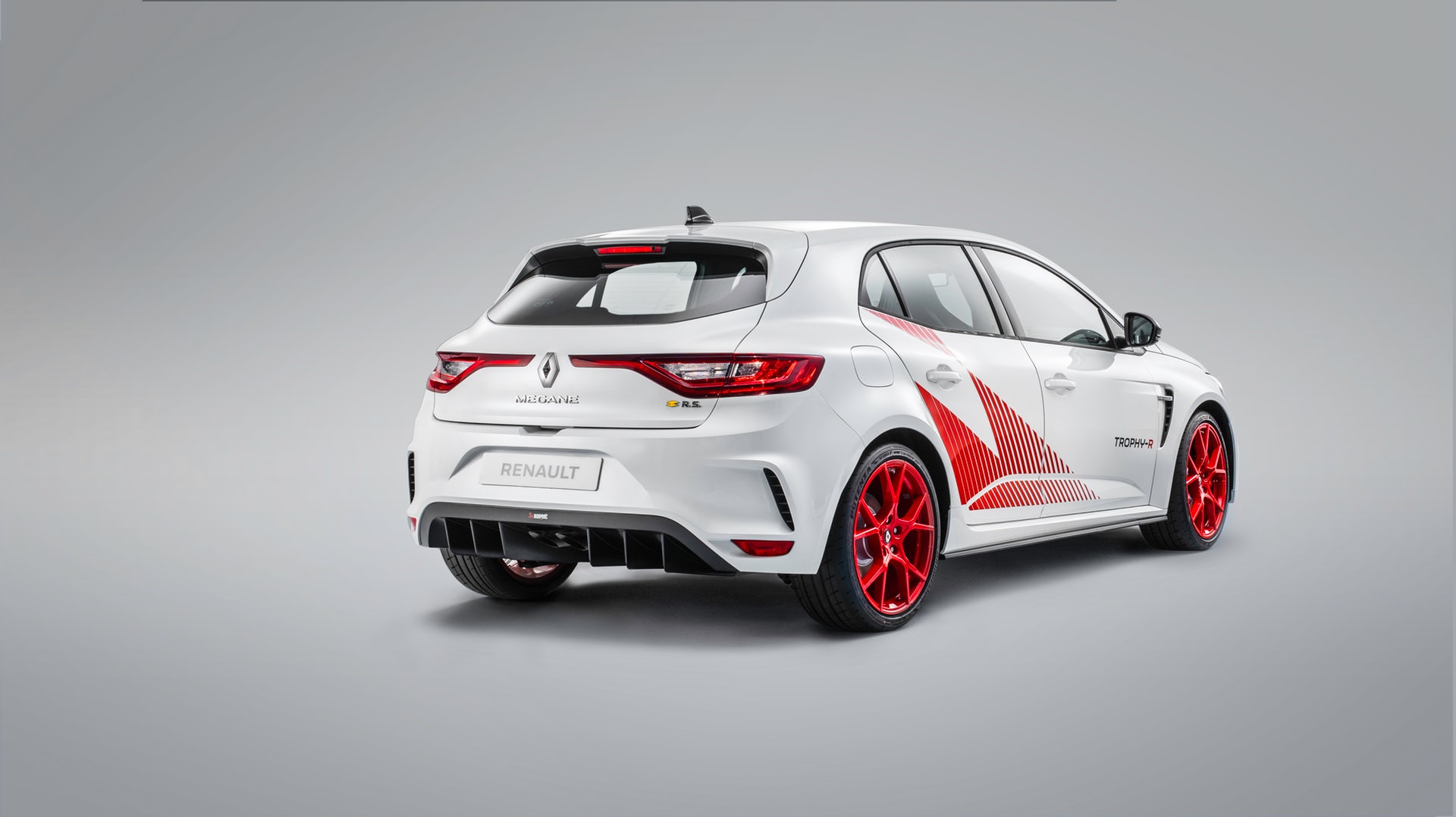 Megane-RS-Trophy-R-Studio-EMBARGO-050719-10H00-2 Megane-RS-Trophy-R