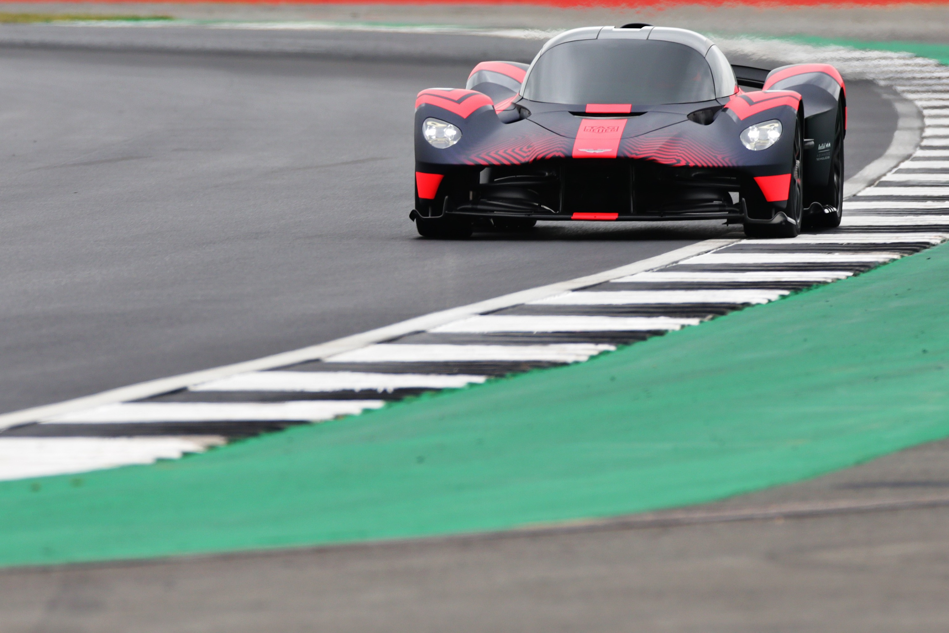 aston-martin-valkyrie-at-silverstone-3-jpg