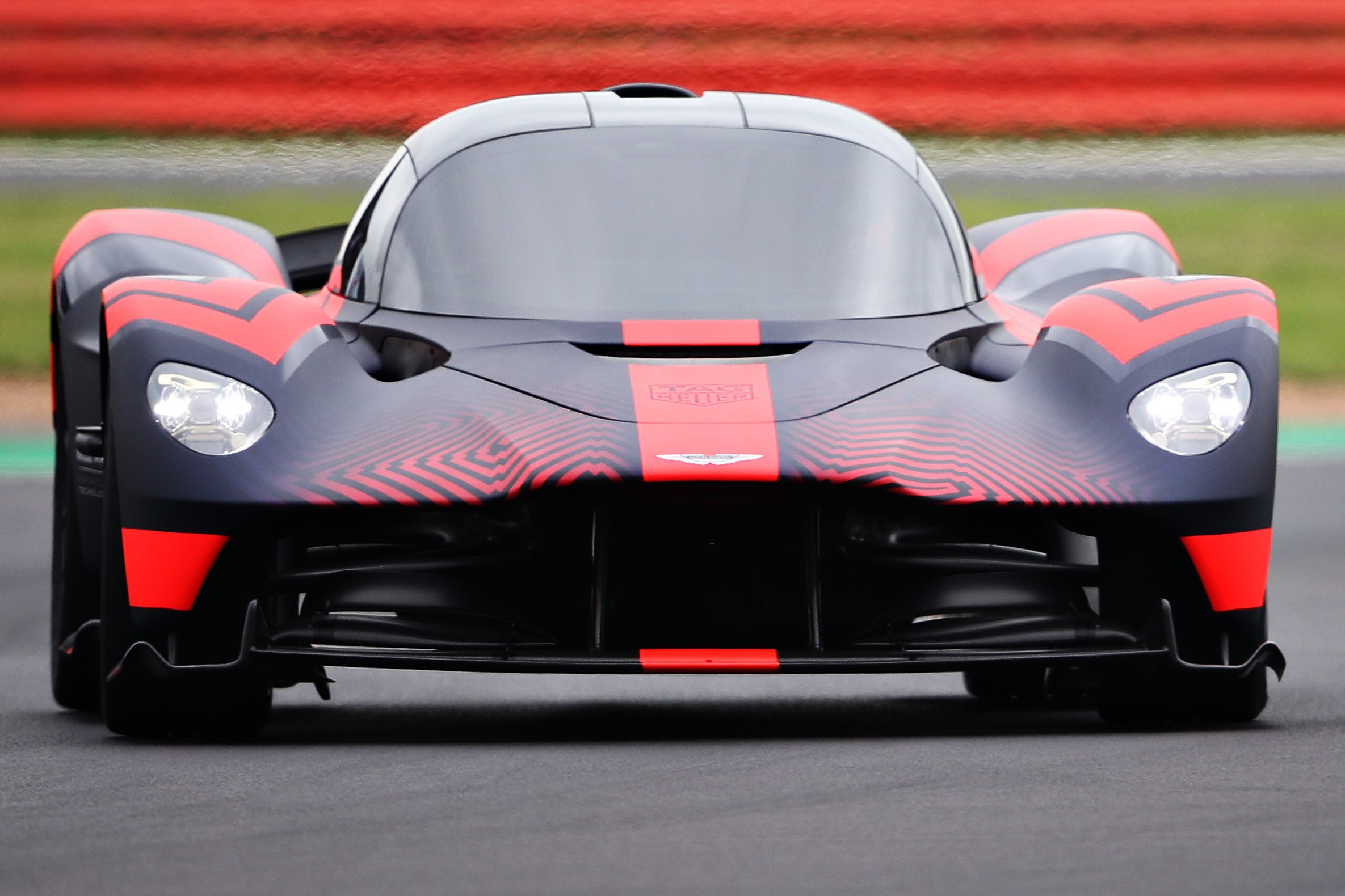 aston-martin-valkyrie-at-silverstone-4-jpg