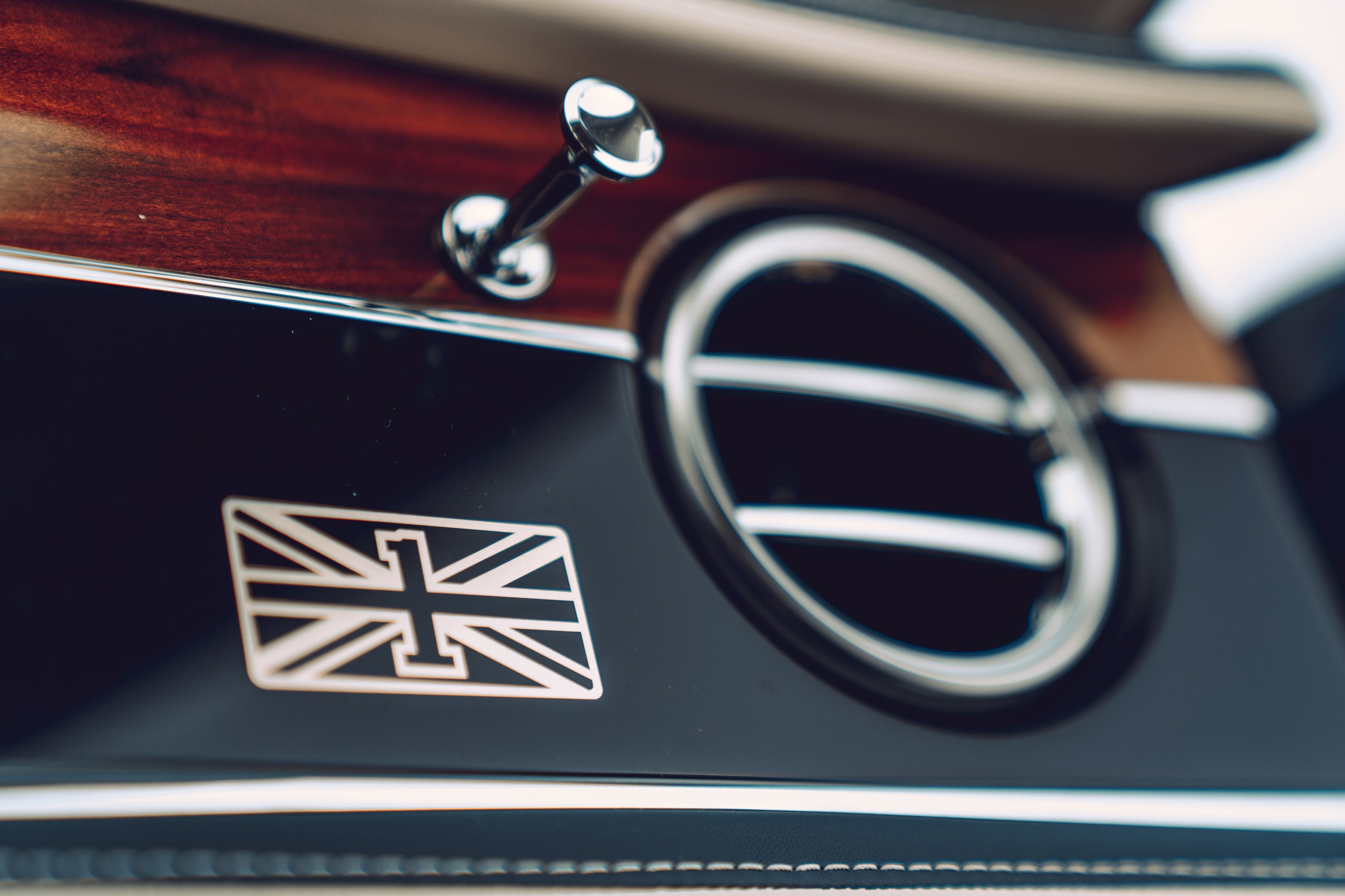 elton-john-aids-charity-auction-bentley-Flying -Spur -First -Edition (11)