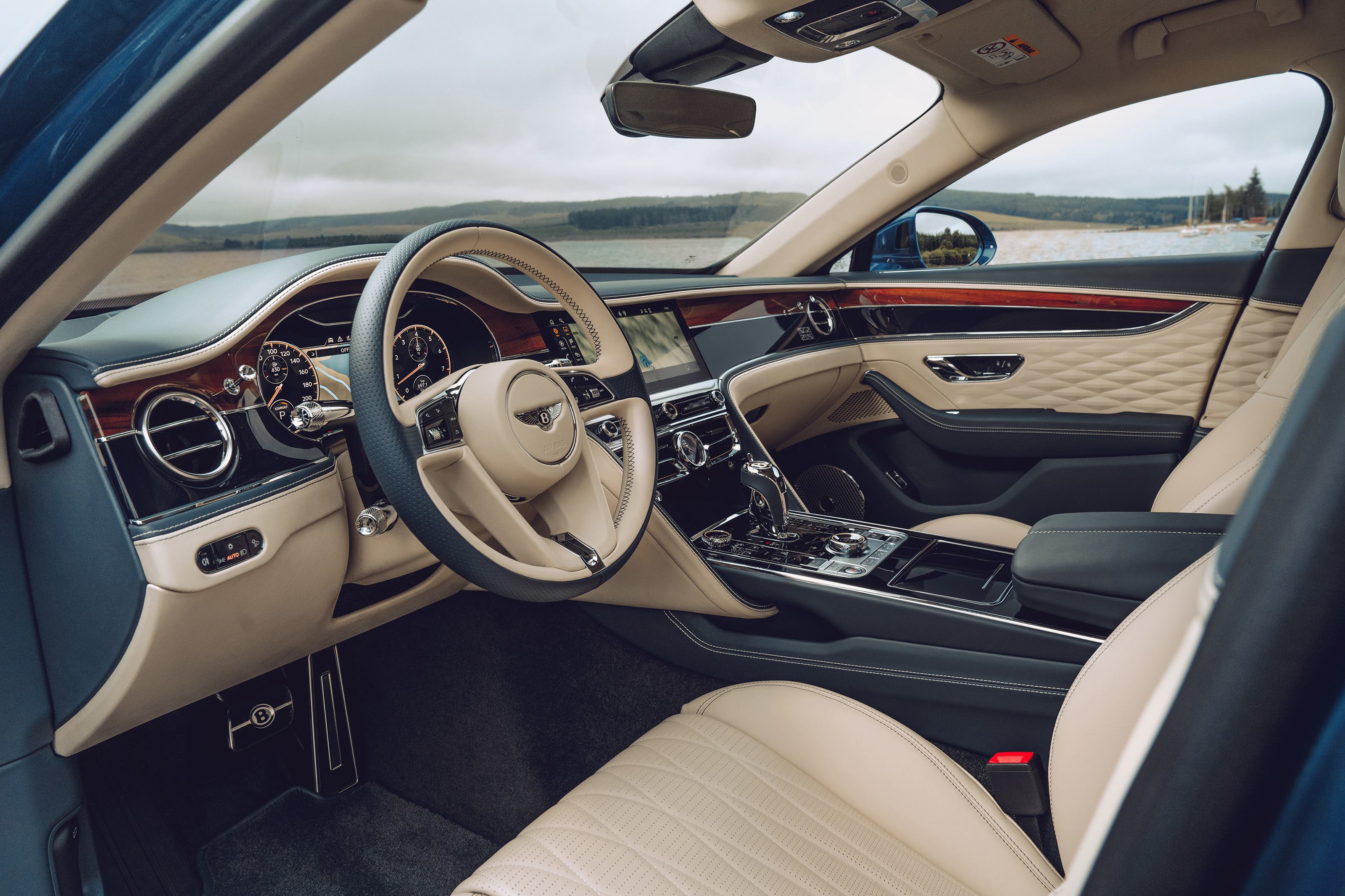 elton-john-aids-charity-auction-bentley-Flying -Spur -First -Edition (13)