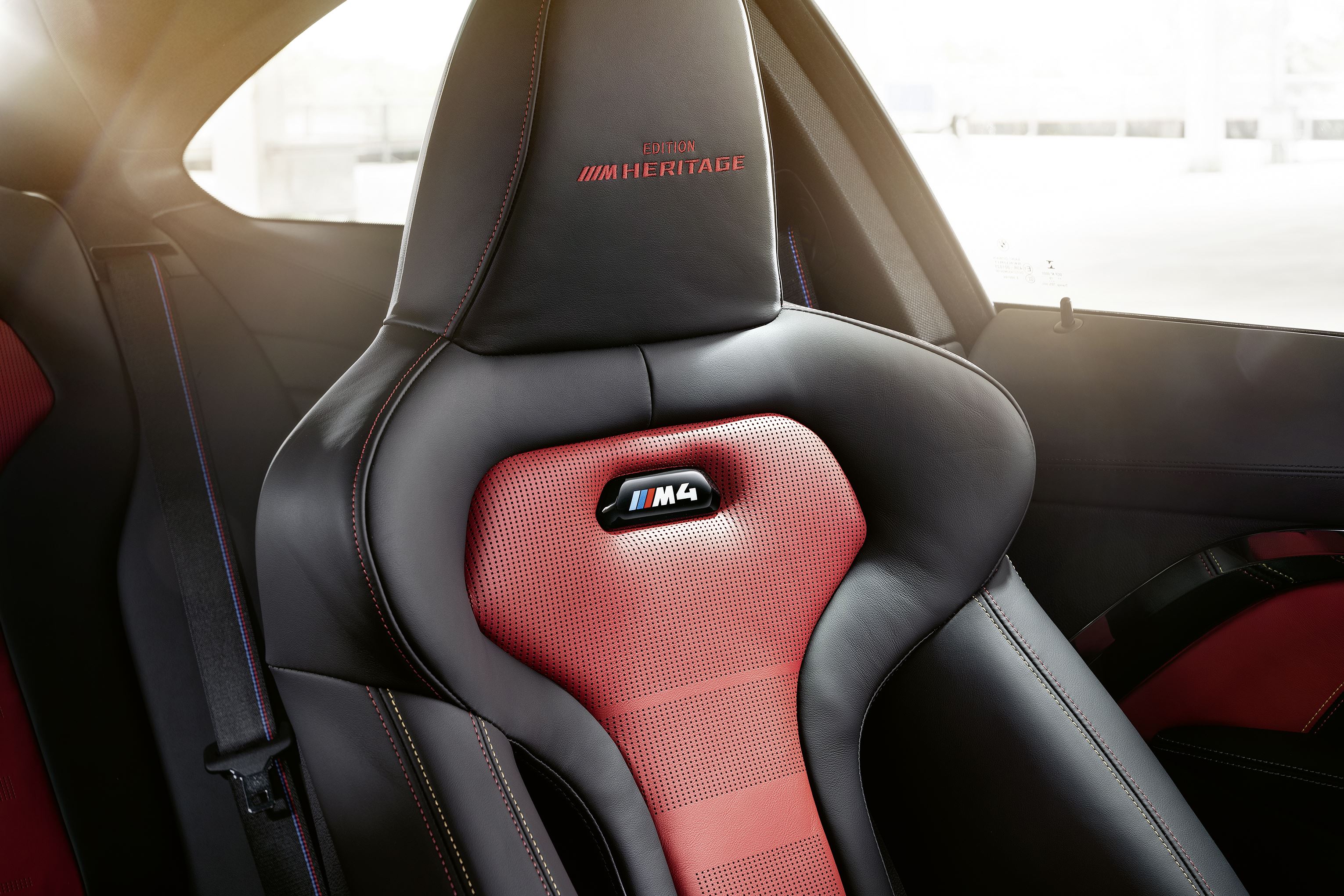 BMW- M4 -Edition -M -Heritage (10)