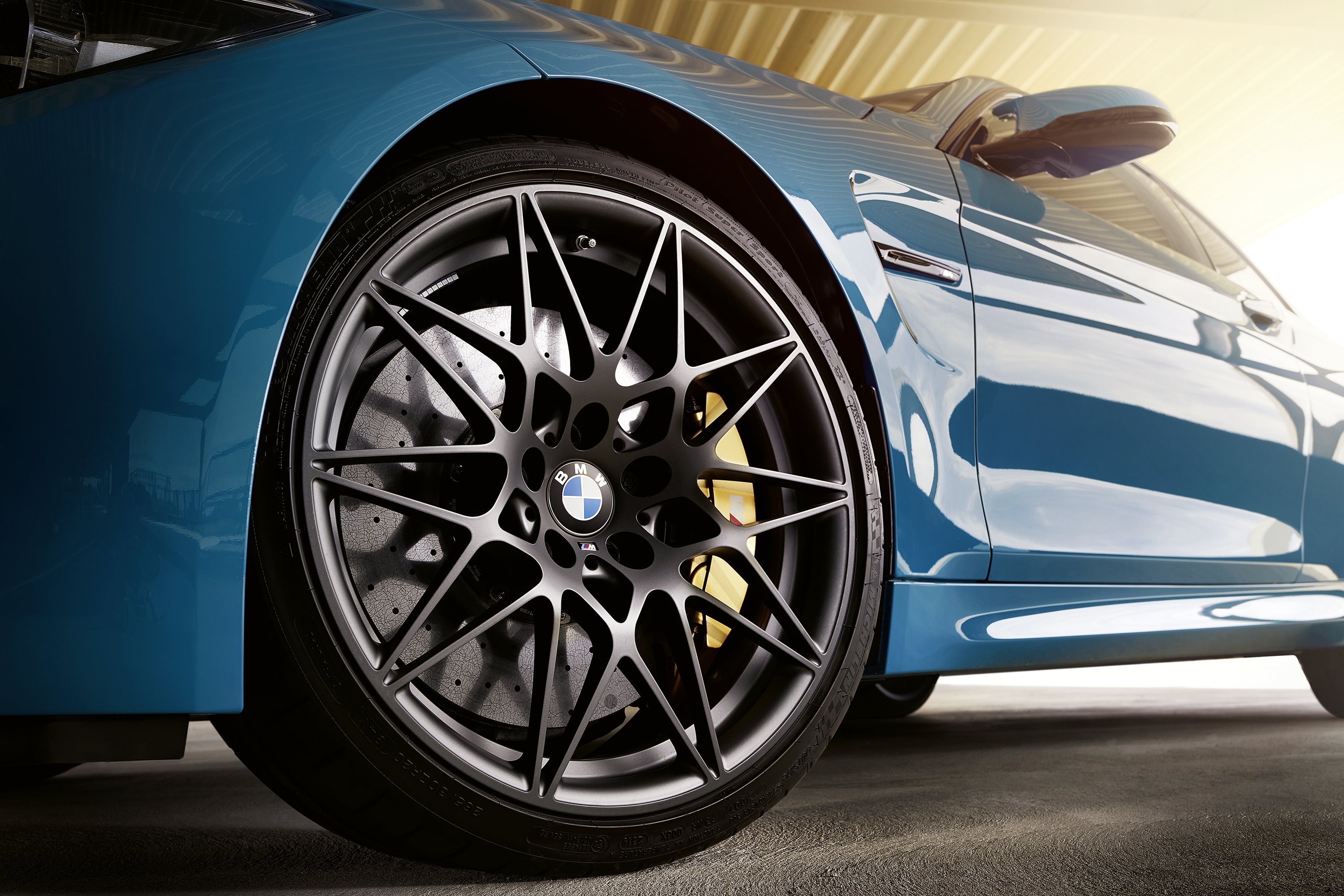 BMW- M4 -Edition -M -Heritage (9)