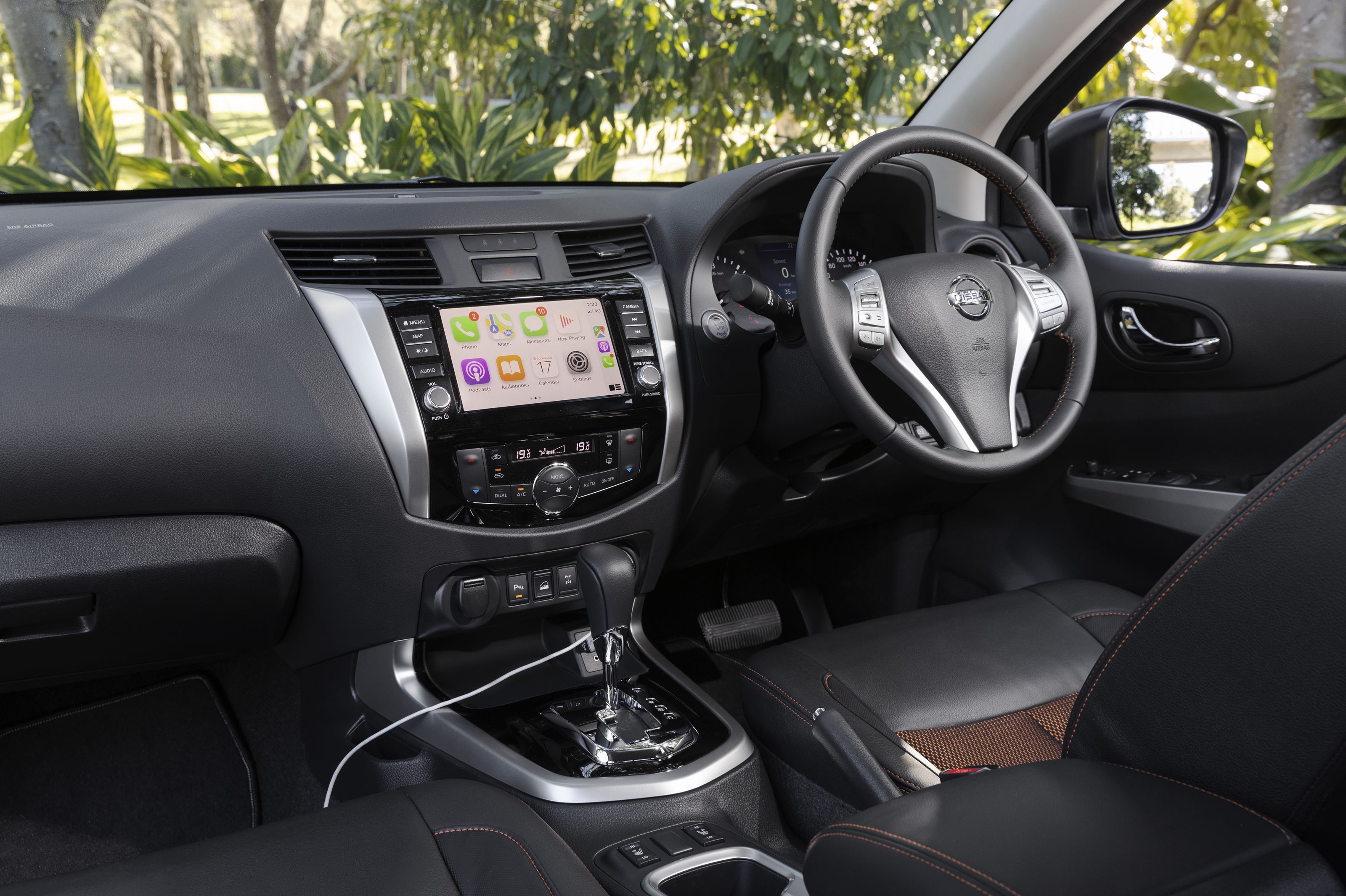 2020-Nissan-Navara-n-trek-warrior) (5)