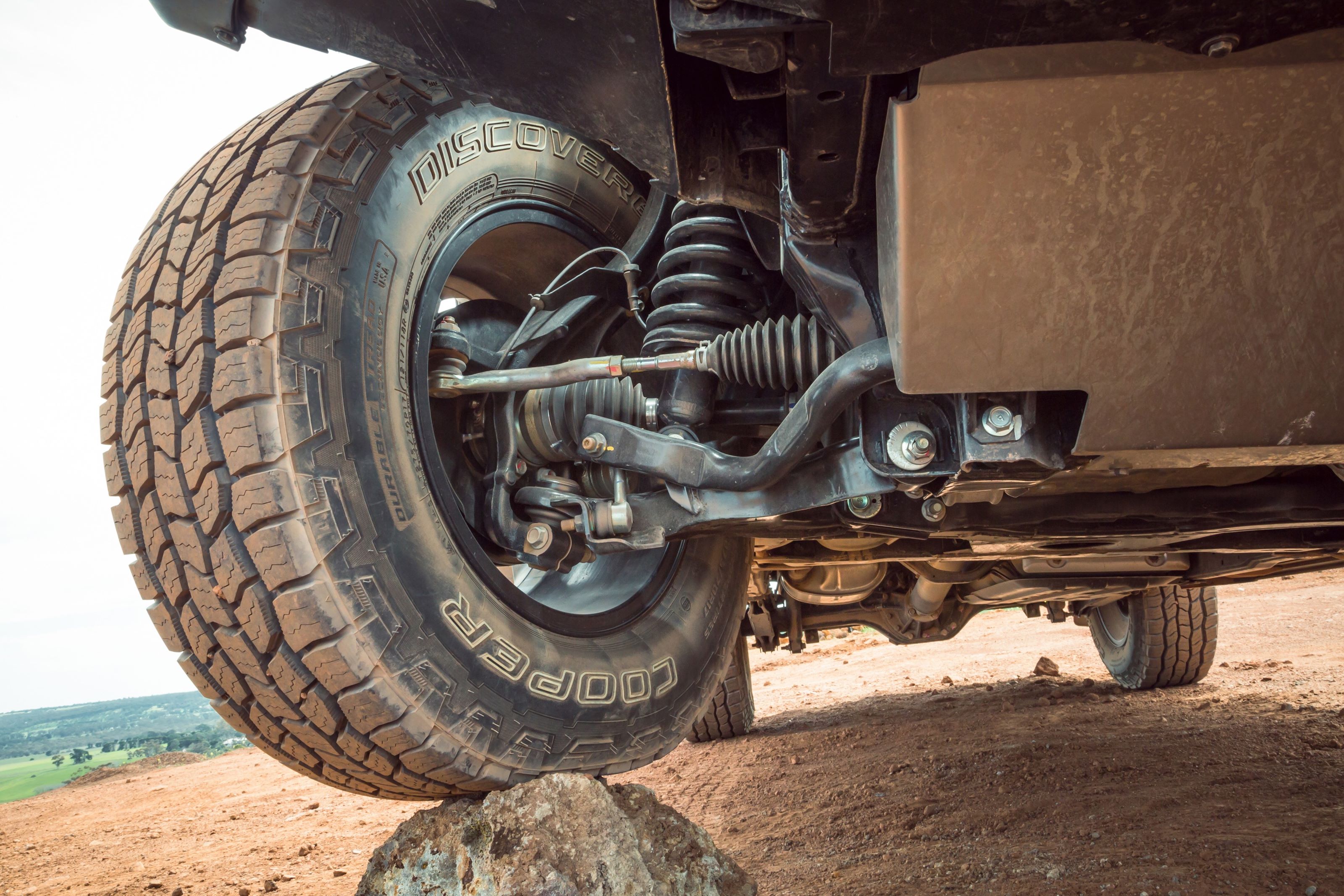 2020-Nissan-Navara-n-trek-warrior) (8)