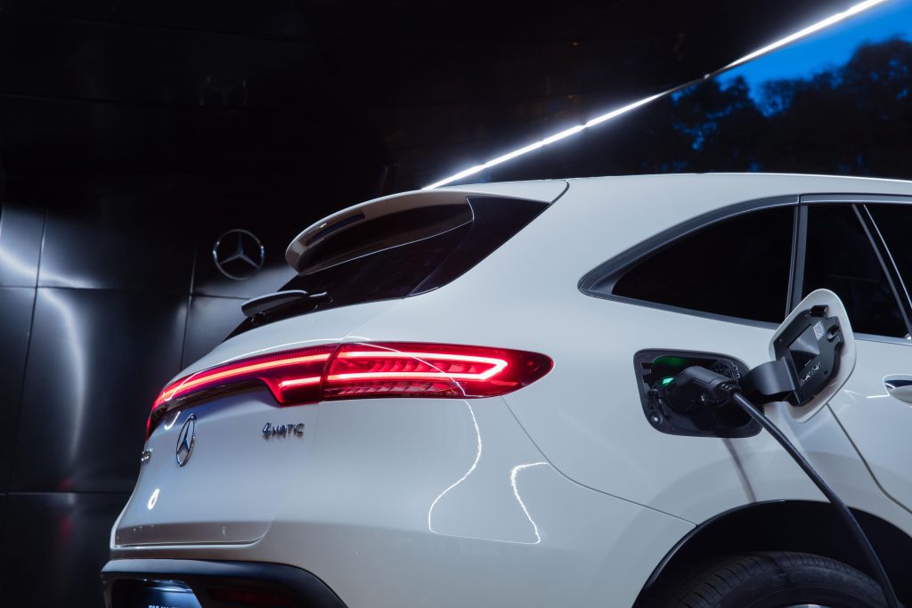 MERCEDES-BENZ EQC 400 4MATIC