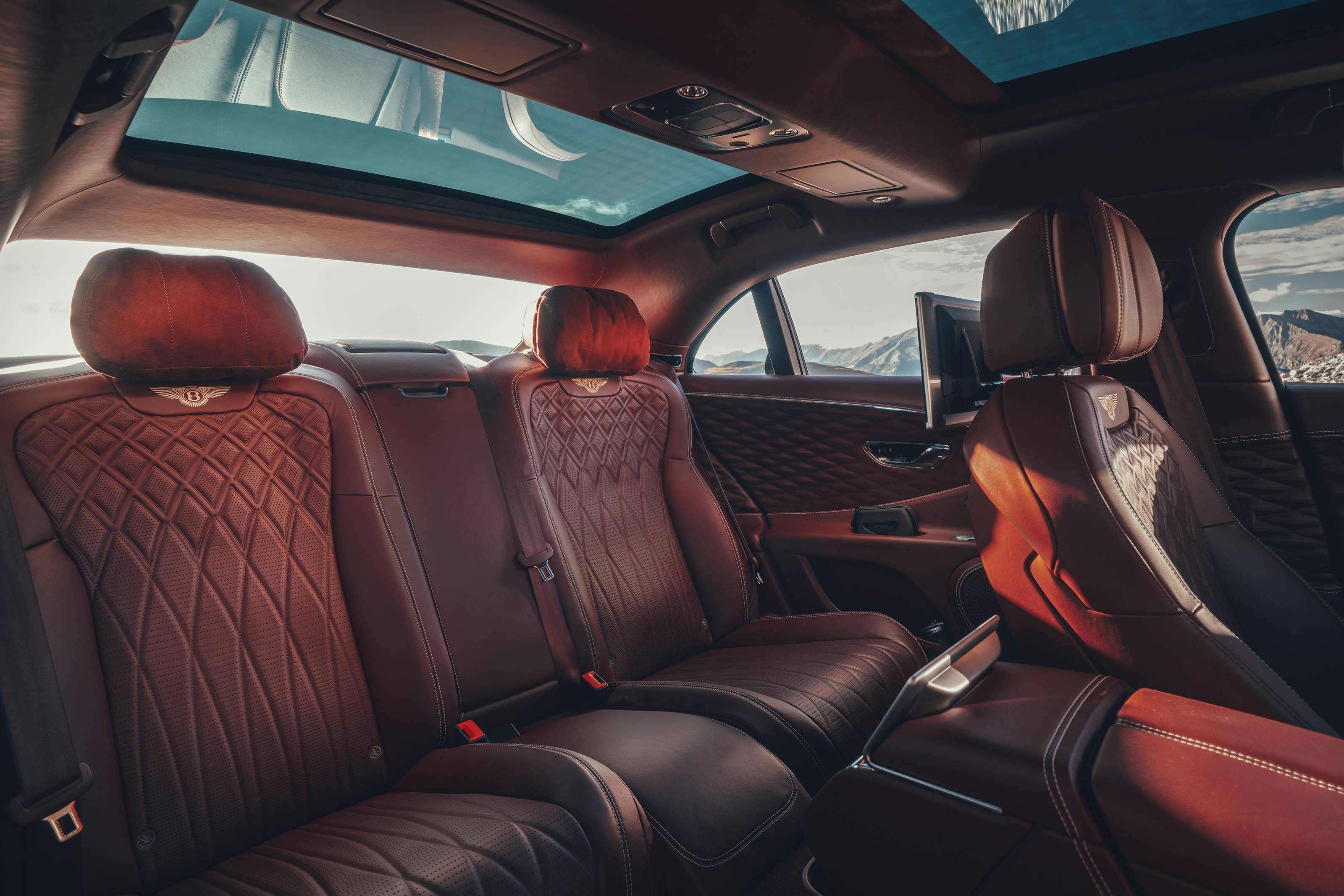 2020- Flying- Spur- Rear -Cabin – gaycarboys (2)