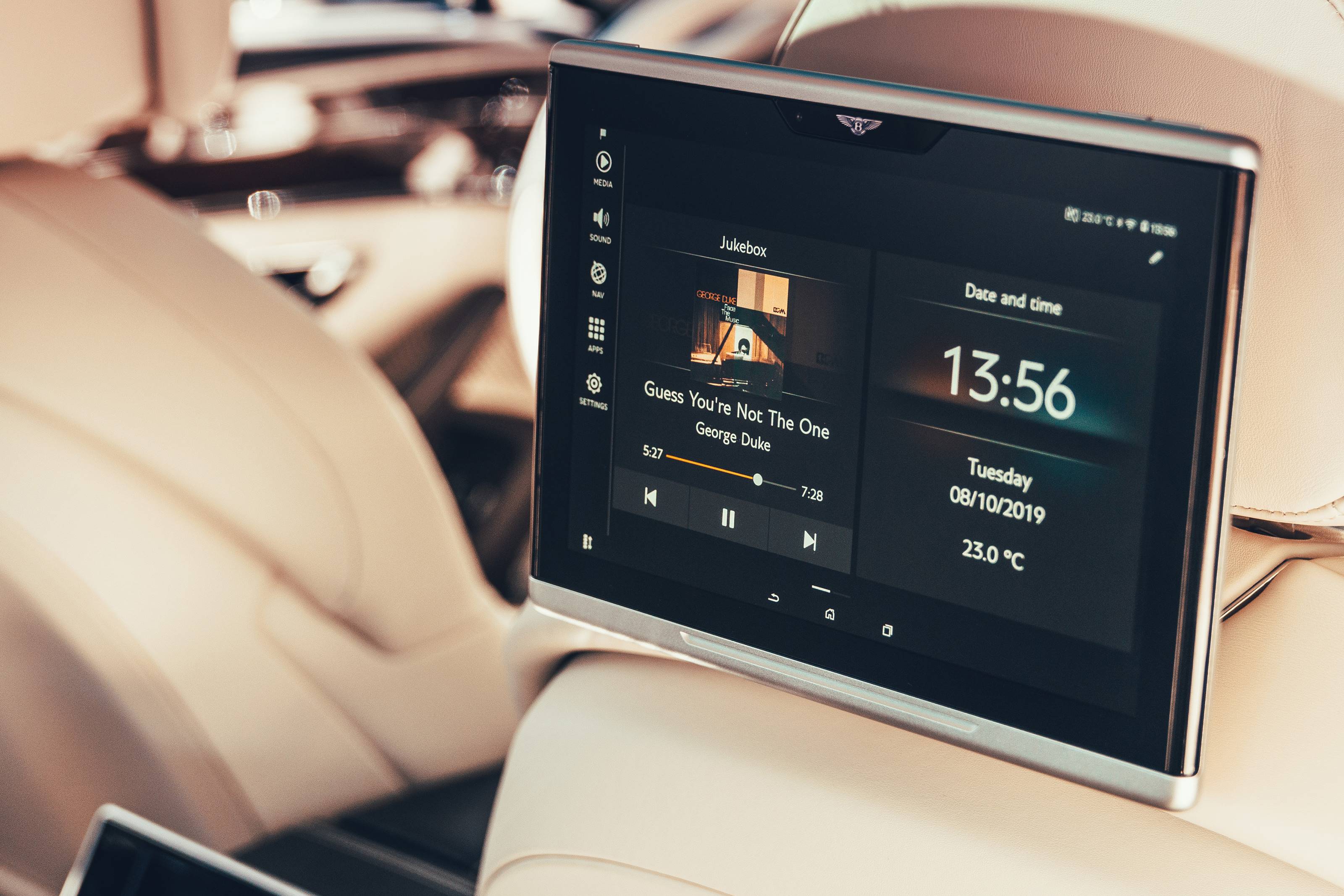 2020- Flying- Spur- Rear -Cabin – gaycarboys (8)