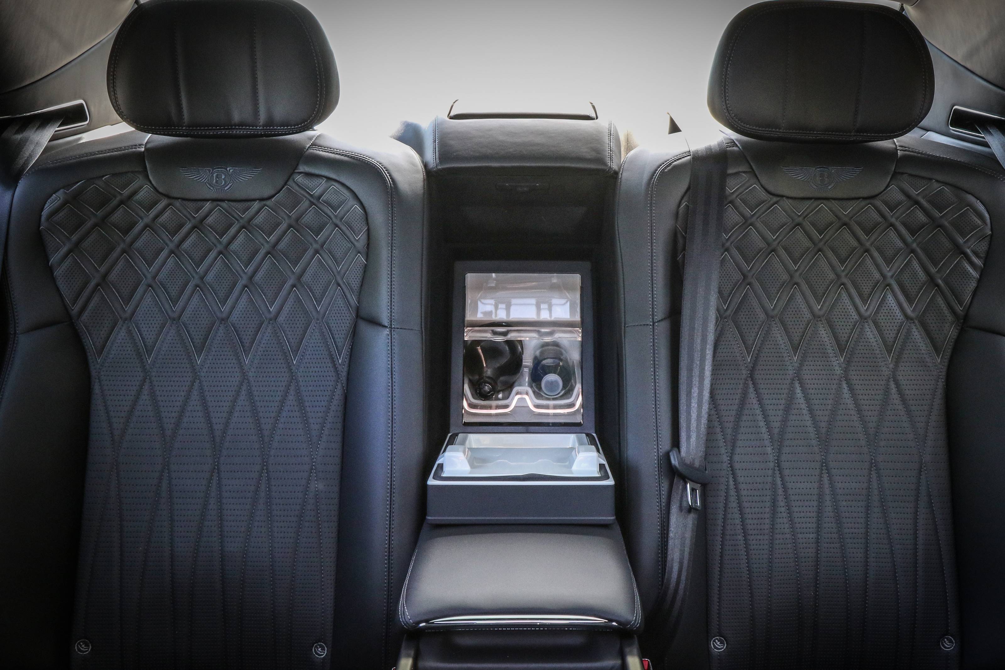 2020- Flying- Spur- Rear -Cabin – gaycarboys (9)