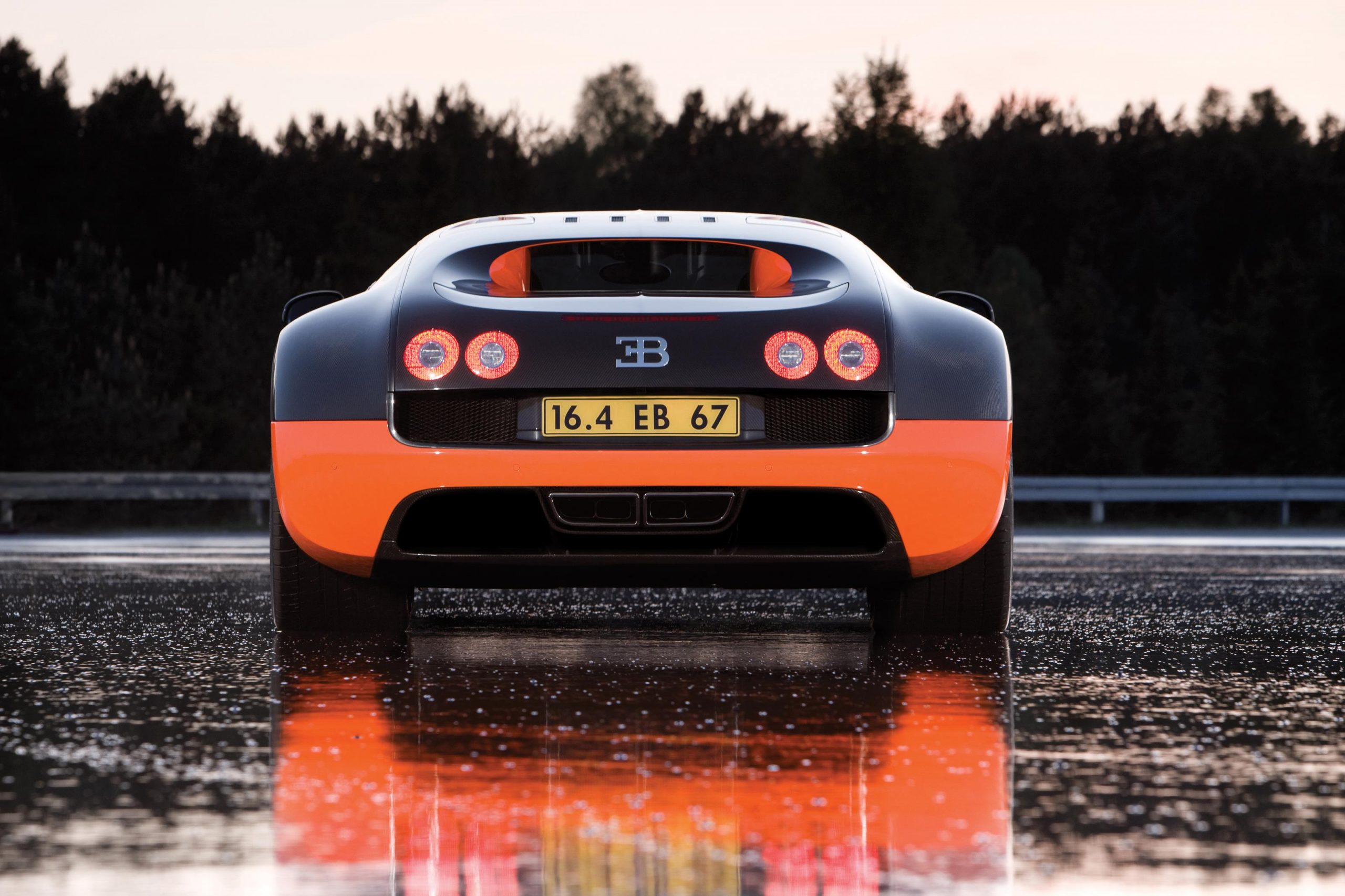 12_bugatti-veyron-16.4-super-sport-world-record