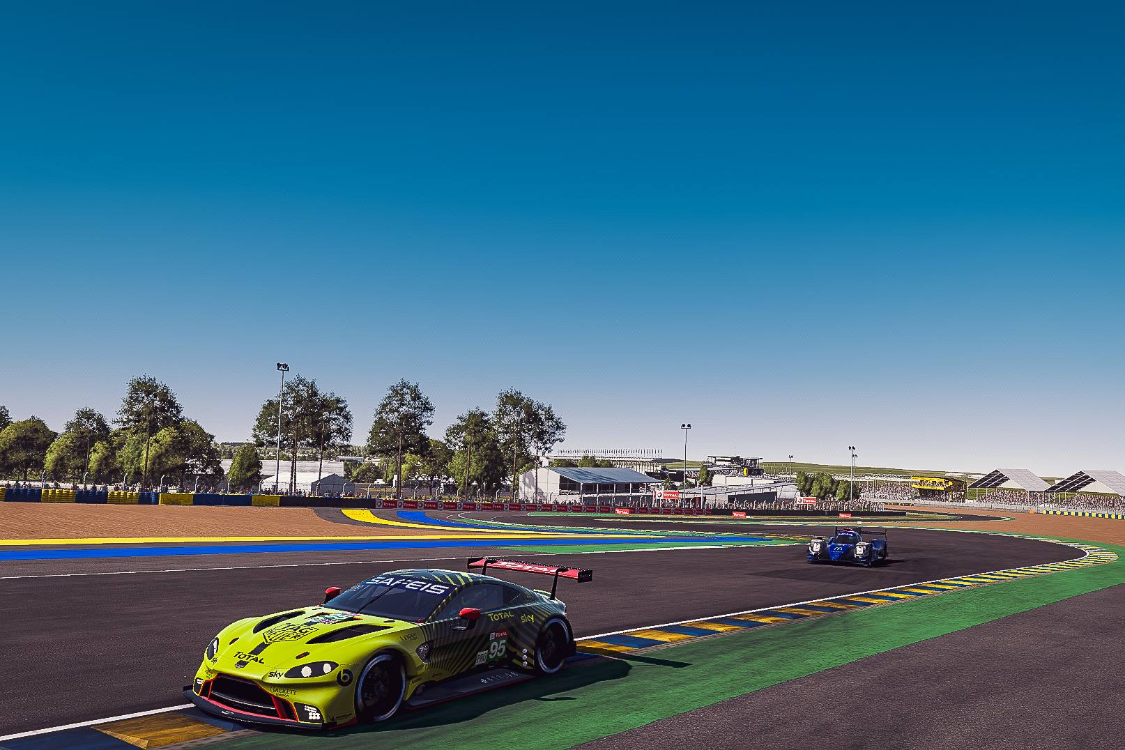 Aston- Martin- Vantage -GTE -stars -in- inaugural -official- online- 24 -Hours- race (5)