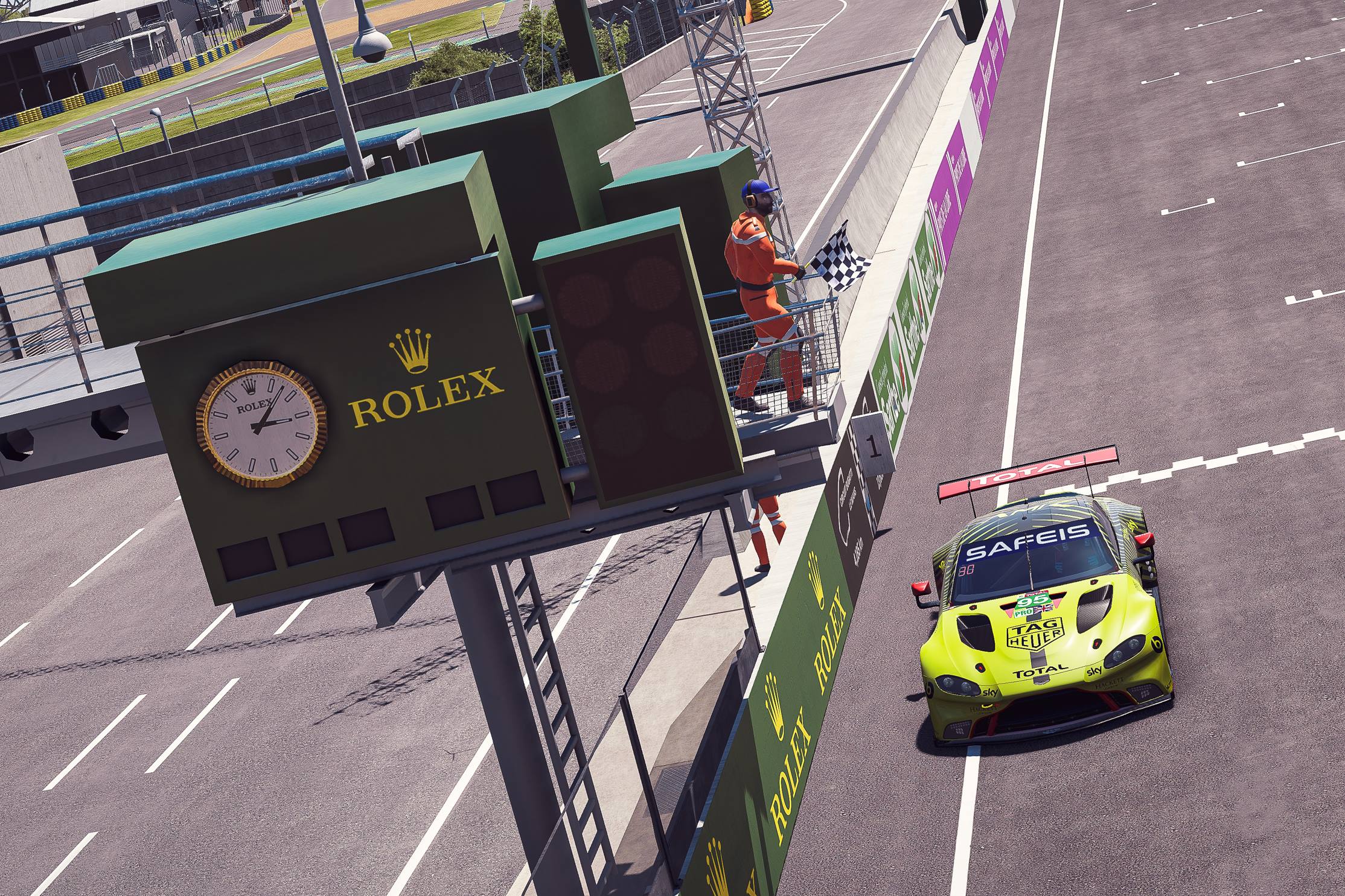 Aston- Martin- Vantage -GTE -stars -in- inaugural -official- online- 24 -Hours- race (6)