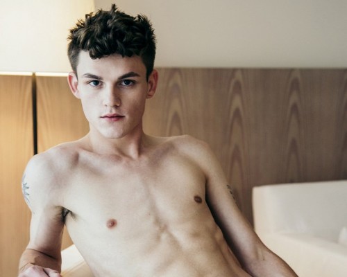 Avery-Jones-Top-Gay-Twink_Performer (1) Avery-Jones-Top-Gay-Twink_Performer (1)