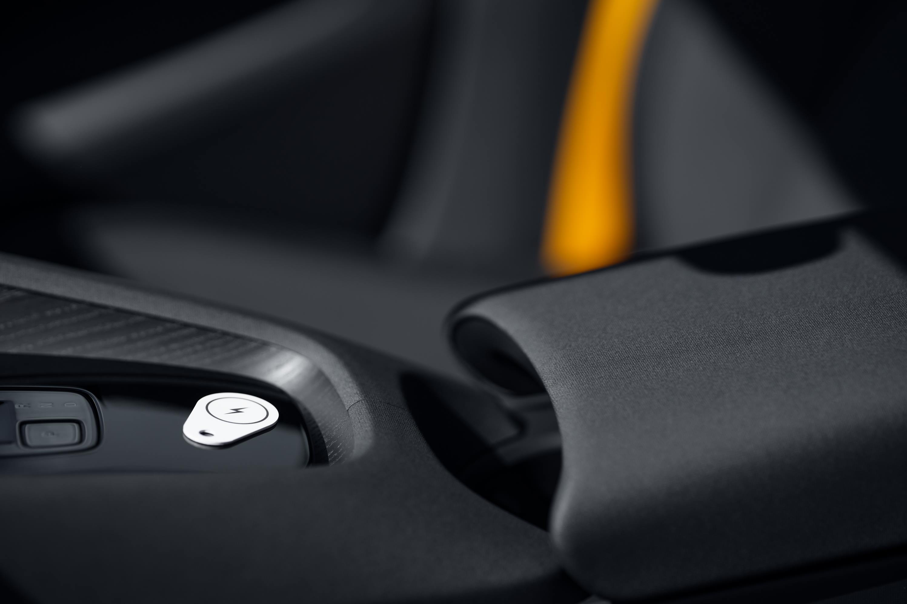 Polestar_2_Plugsurfing_004