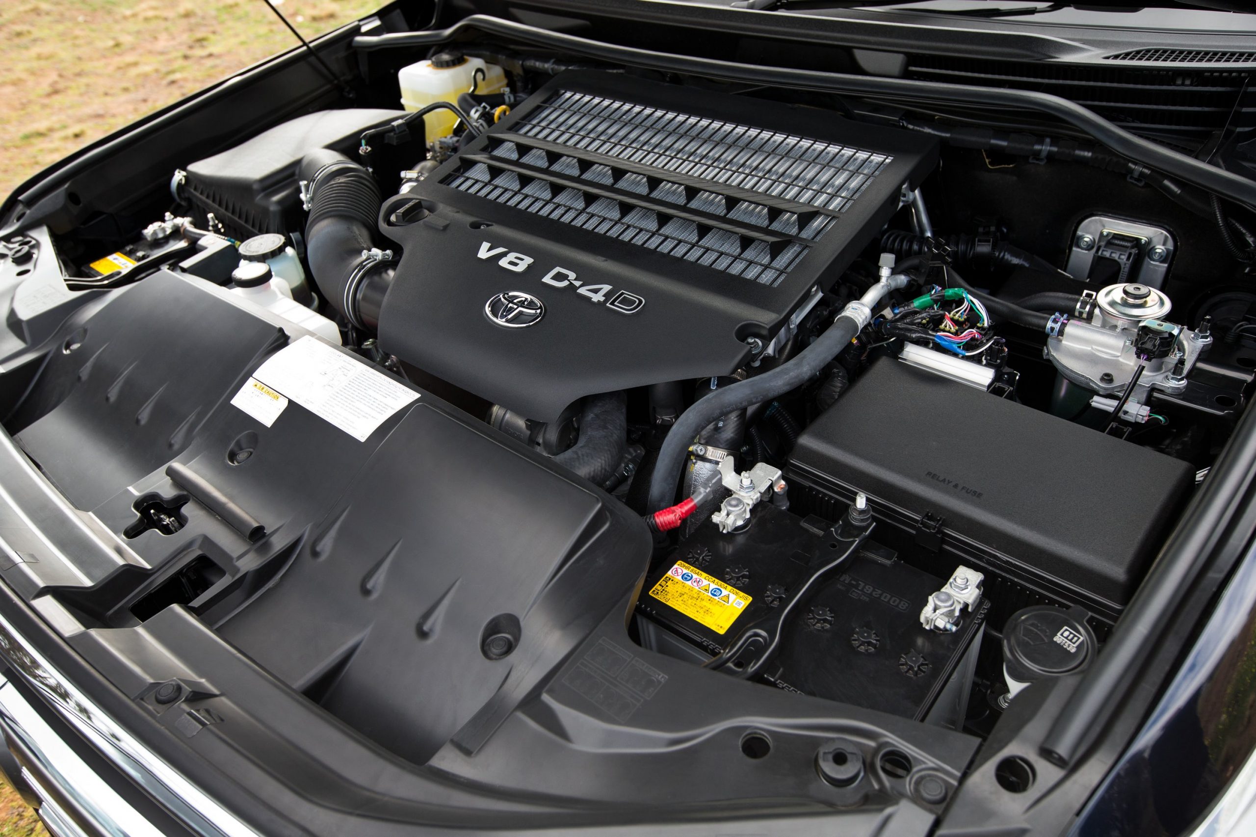 2020-toyota-landcruiser-sahara (1)