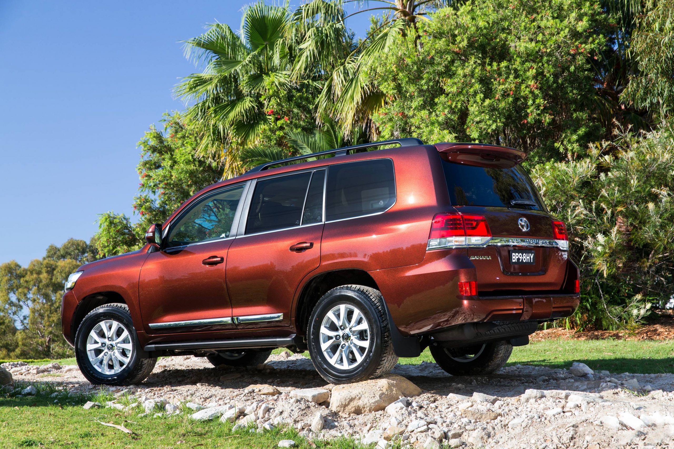 2020-toyota-landcruiser-sahara (6)