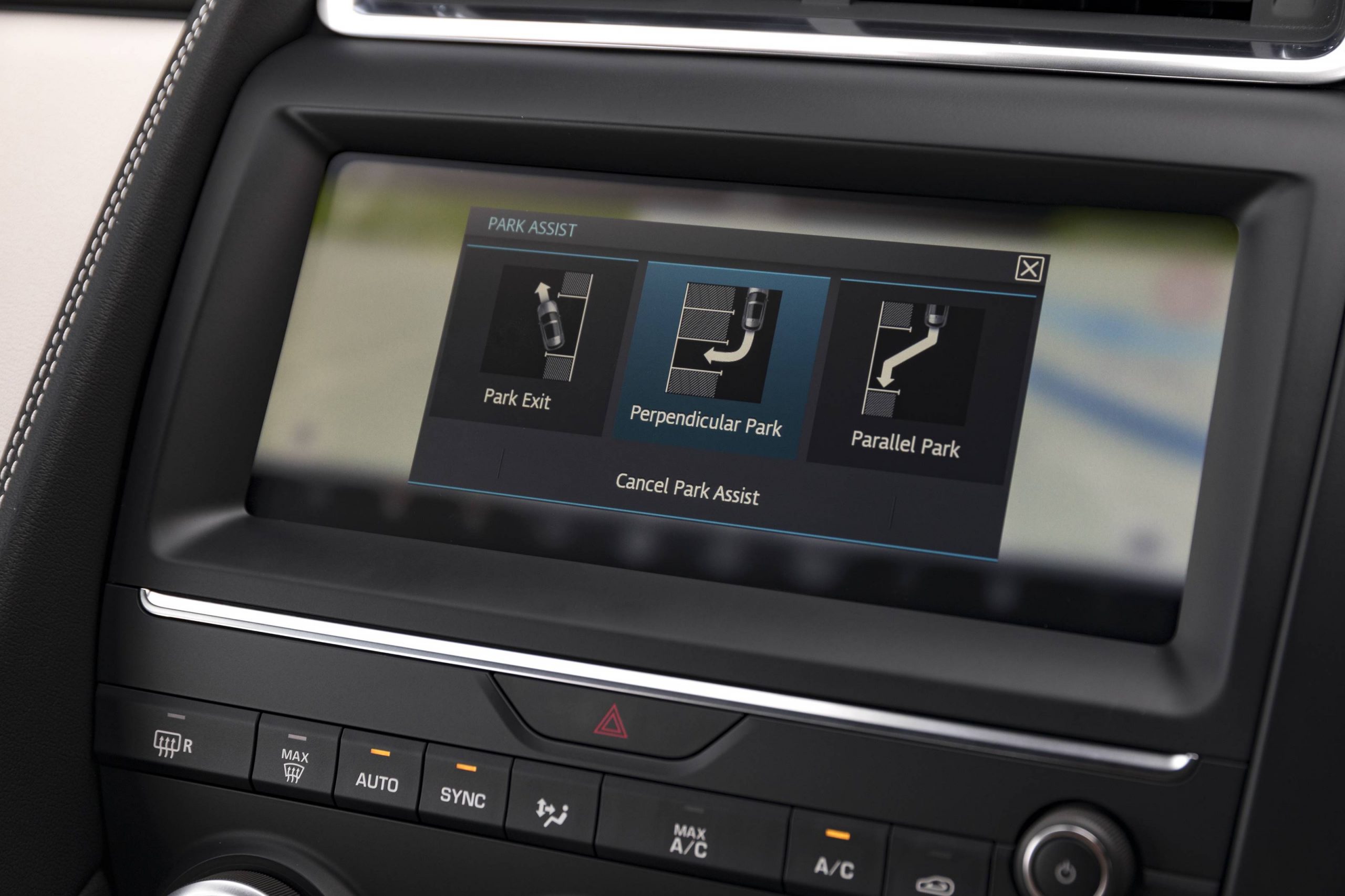 Jaguar E-PACE R-Dynamic SE D240 – Firenze Red