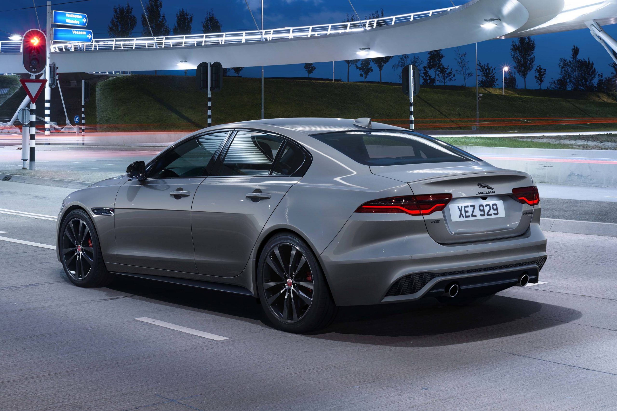 Jaguar_XE_21MY_gaycarboys (4)