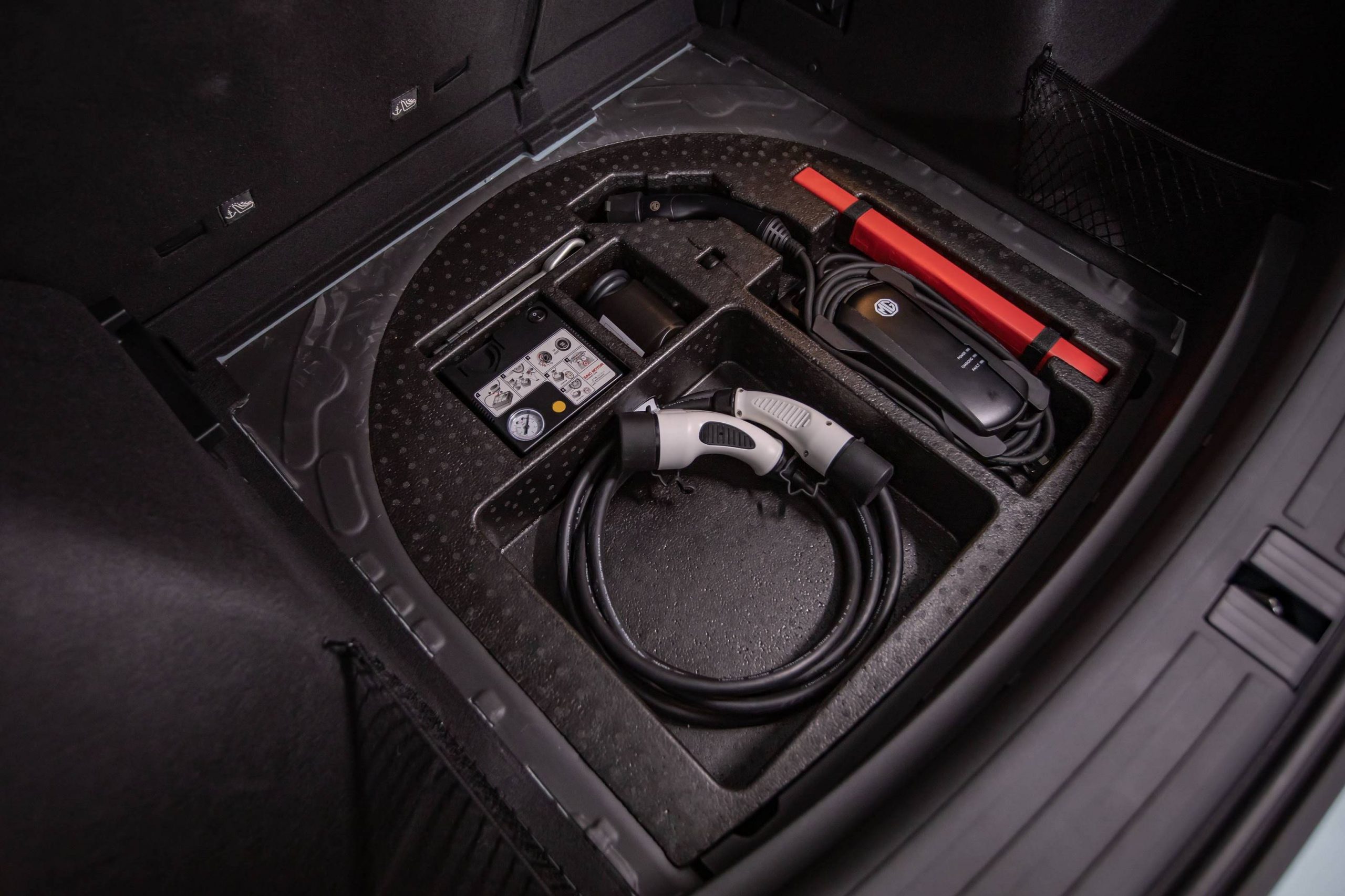 2020-mg-zs-ev-electric-suv-gaycarboys (7)