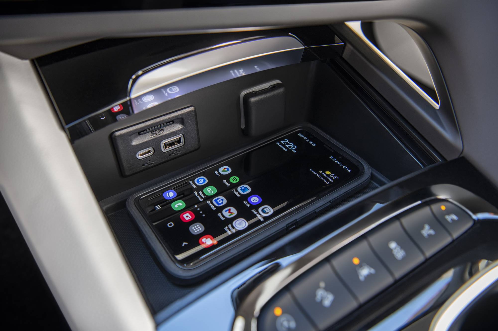 The 2021 Envision is now available in Buick’s successful Aveni