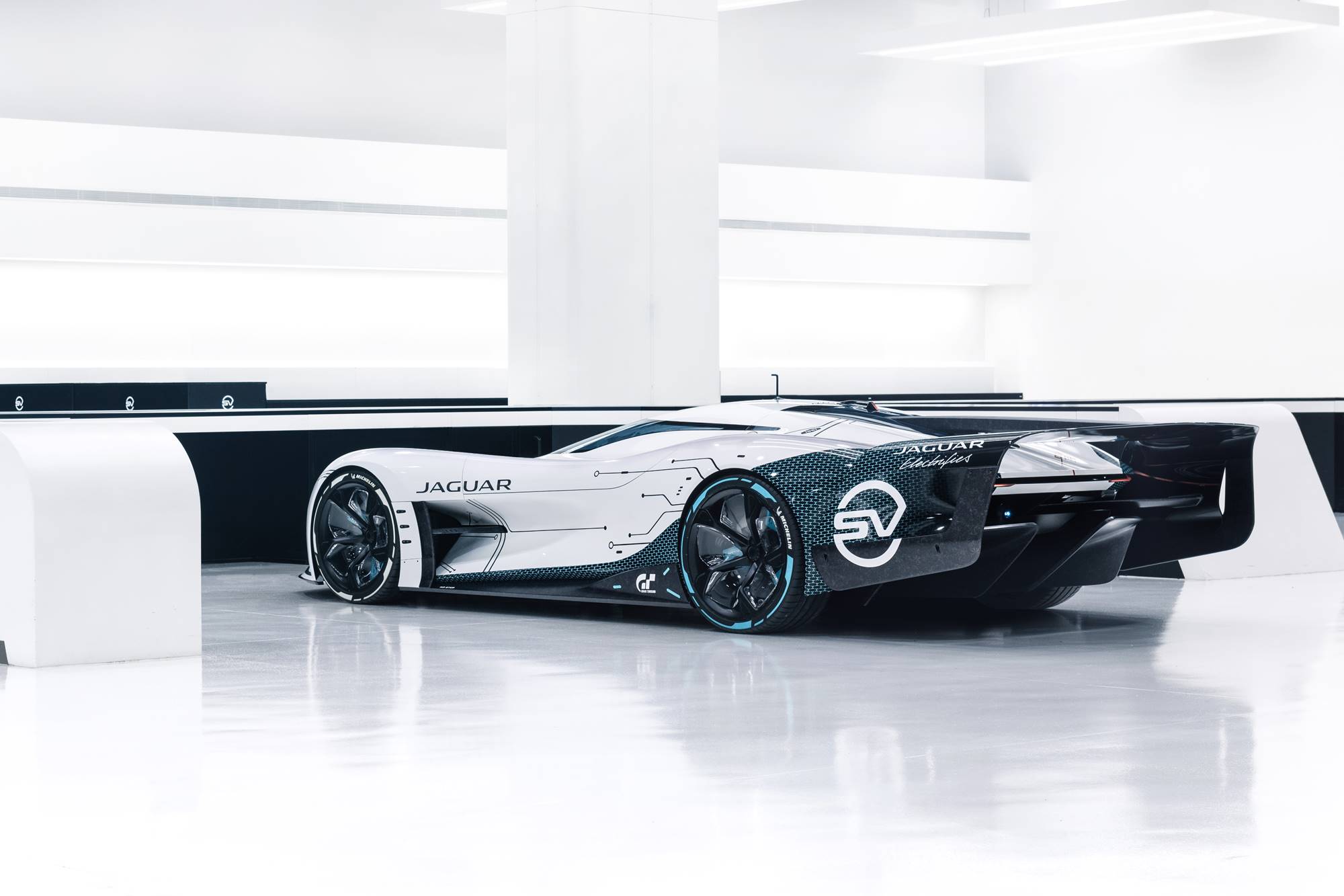 Jaguar -Vision -Gran -Turismo Coupé-GTSV-gaycarboys (7)