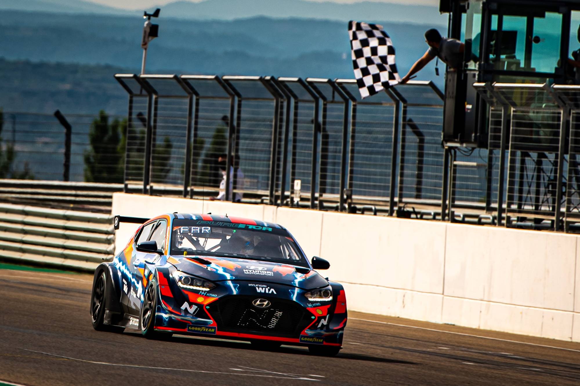 Hyundai-Veloster-NETCR (3)