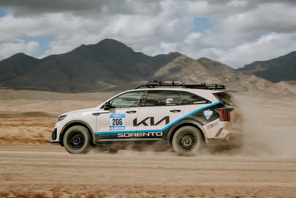 KIA SORENTO PLUG-IN HYBRIDS SNAG SPOTS ON REBELLE RALLY PODIUM
