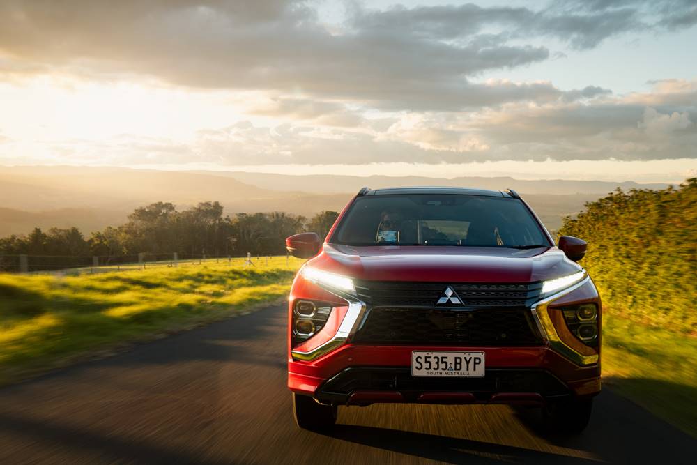 EclipseCrossPHEV_drive