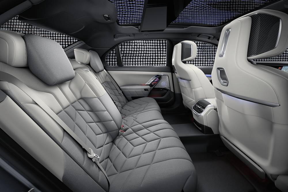 all-new-bmw-7-series-gaycarboys (10)