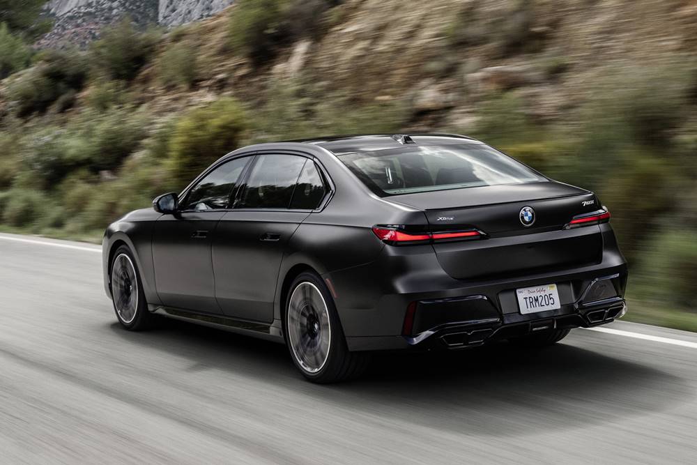 all-new-bmw-7-series-gaycarboys (5)