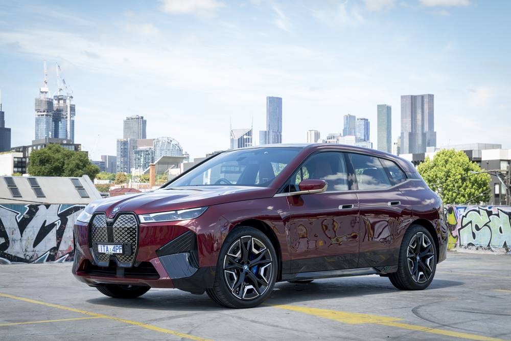 2022-bmw-ix-xdrive-40-gaycarboys (6)