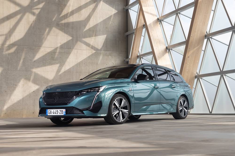 PEUGEOT 308 Wagon Overseas model shown.