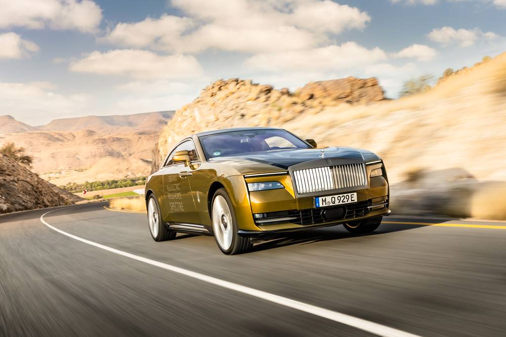 ROLLS-ROYCE SPECTRE Hot Weather Testing Africa (1)