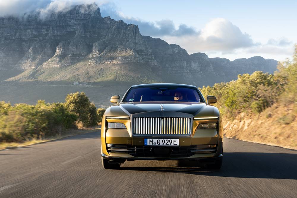 ROLLS-ROYCE SPECTRE Hot Weather Testing Africa (16)