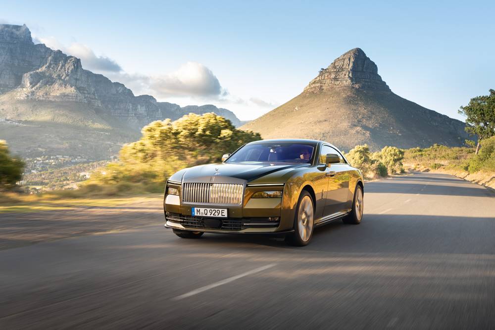 ROLLS-ROYCE SPECTRE Hot Weather Testing Africa (17)