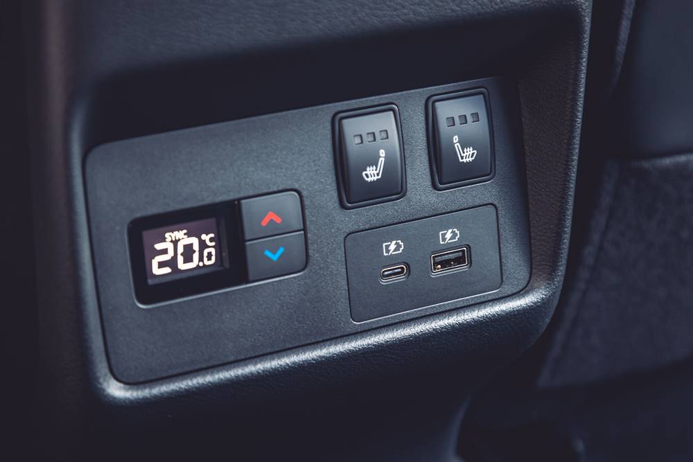 X-TRAIL Ti-L e-POWER with e-4ORCE (98).JPG