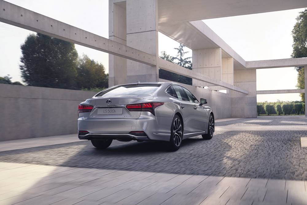 2023 lexus LS500 (1)
