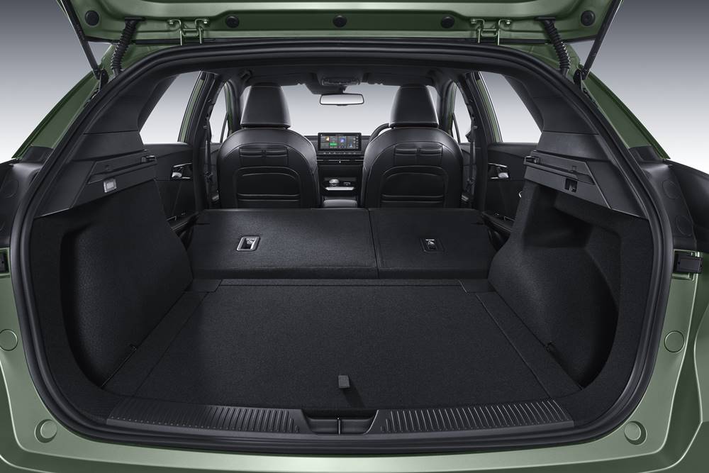 MG4 EV XPOWER rear cargo area