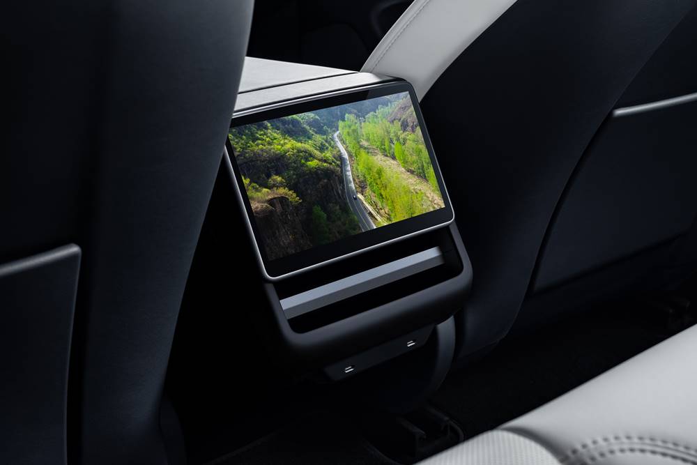 2024-tesla-model-3 (22)