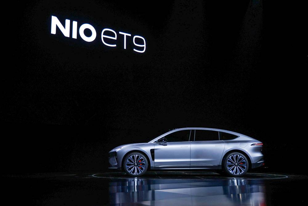 NIO-ET9-A-Electric-Executive-Flagship