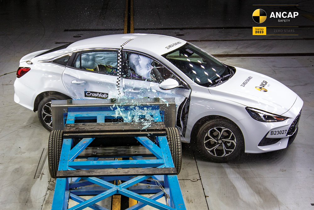 mahindra scorpio and MG 5 zero star ancap safety (7)