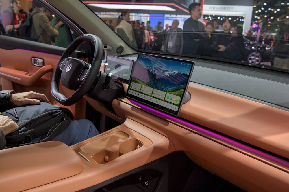 leapmotor-Stellantis-2024-paris-motor-show-b10 – c10