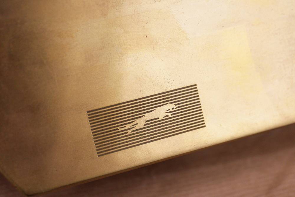 JAG26GL_future-trade-mark (3)