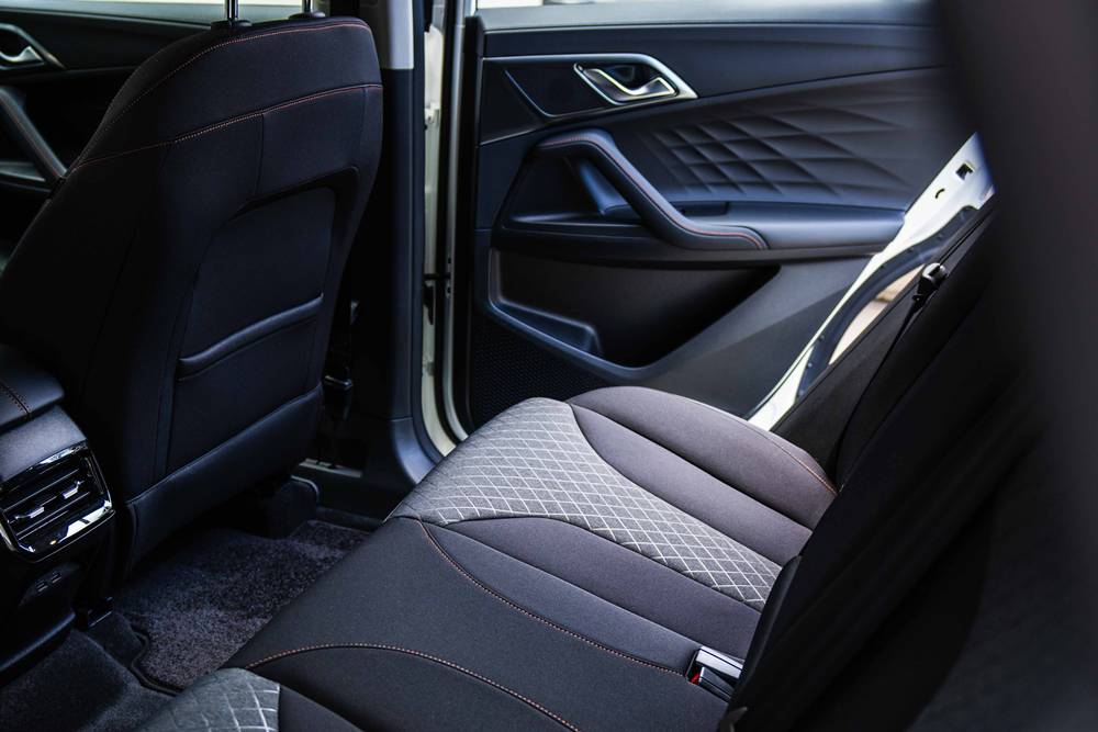 The all-new MG HS 828233