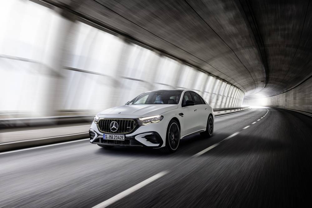 Performance und Effizienz in neuer Kombination: der Mercedes-AMG E 53 HYBRID 4MATIC+
Performance and efficiency in a new combination: the Mercedes-AMG E 53 HYBRID 4MATIC+